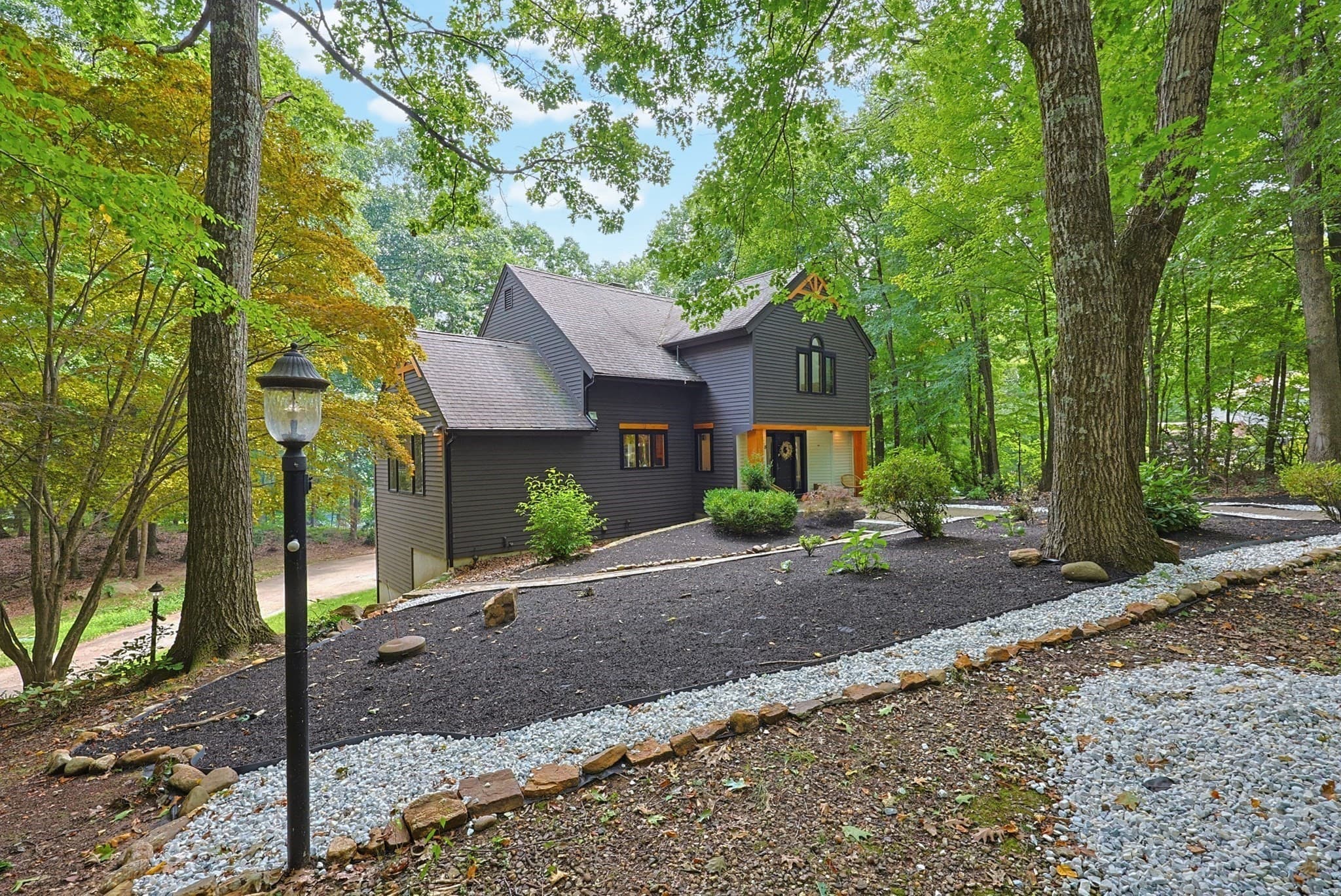 Single Family Residence at 3 Goodrich Rd, Sturbridge MA 01566, Sturbridge, photo 3 of 42