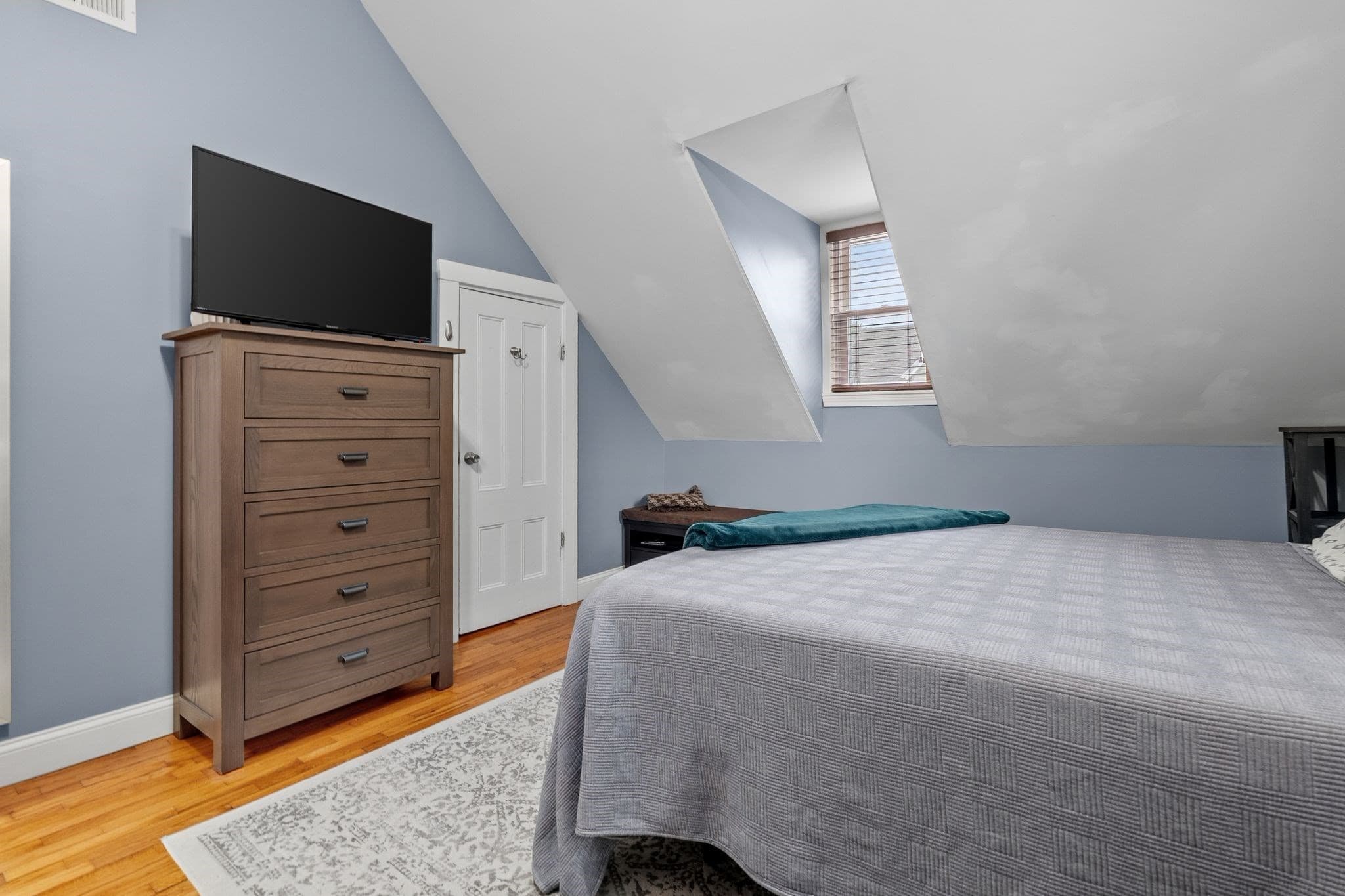 2 Family - 2 Units Up/Down at 33 Cohasset St, Boston MA 02131, Boston, photo 25 of 38