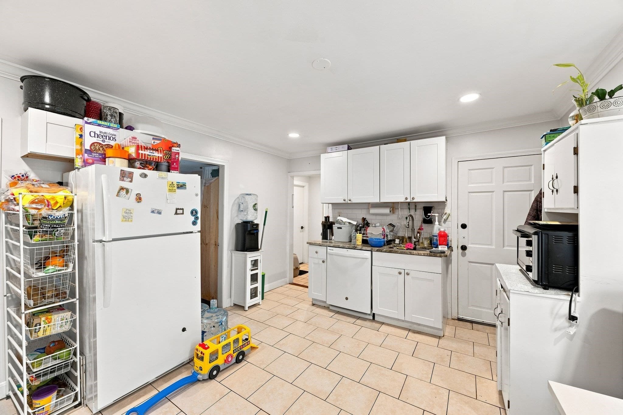 3 Family - 3 Units Up/Down at 89 Eutaw Ave, Lynn MA 01902, Lynn, photo 11 of 36