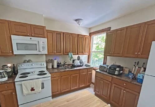 5+ Family - 5+ Units Side by Side at 10-32 Overlook St, Northbridge MA 01588, photo 14 of 22