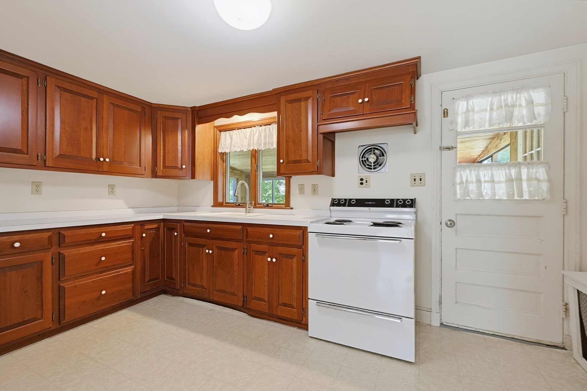 Single Family Residence at 129 Boardman St, Norfolk MA 02056, Norfolk, photo 13 of 34