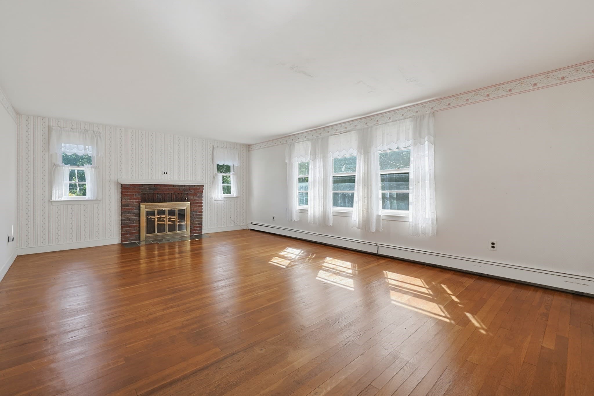 Single Family Residence at 129 Boardman St, Norfolk MA 02056, Norfolk, photo 7 of 34