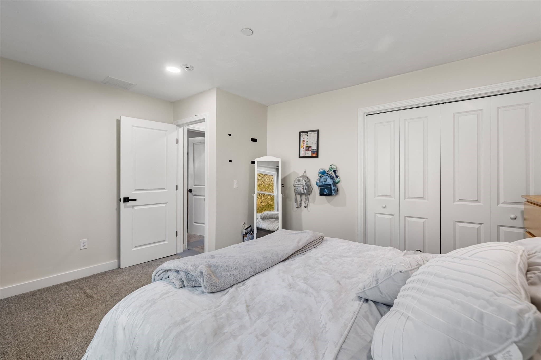 Condominium at 60 City Depot Rd # 401, Charlton MA 01507, Charlton, photo 13 of 26