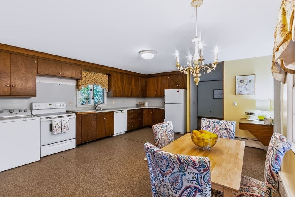 Single Family Residence at 61 Page Road, North Attleboro MA 02760, North Attleboro, photo 6 of 29