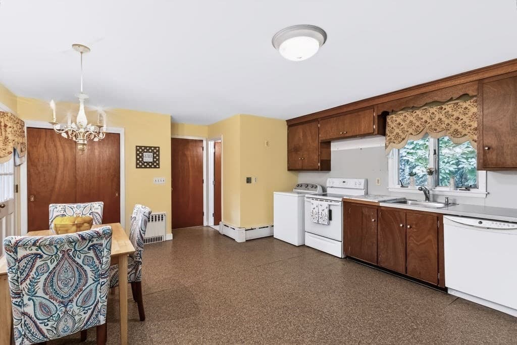 Single Family Residence at 61 Page Road, North Attleboro MA 02760, North Attleboro, photo 7 of 29