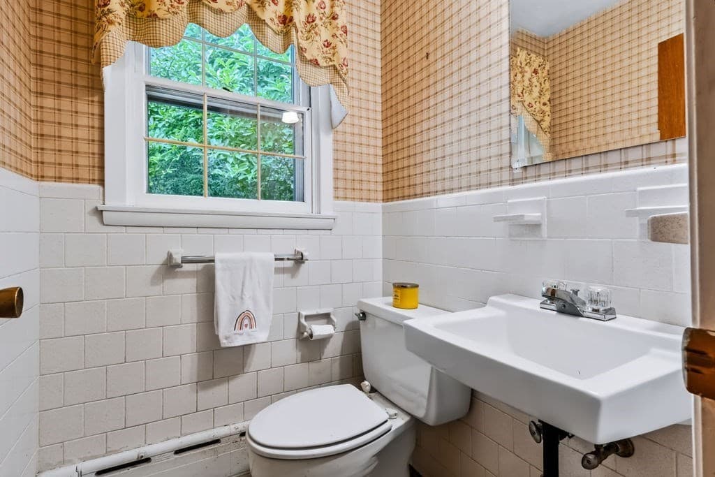 Single Family Residence at 61 Page Road, North Attleboro MA 02760, North Attleboro, photo 11 of 29