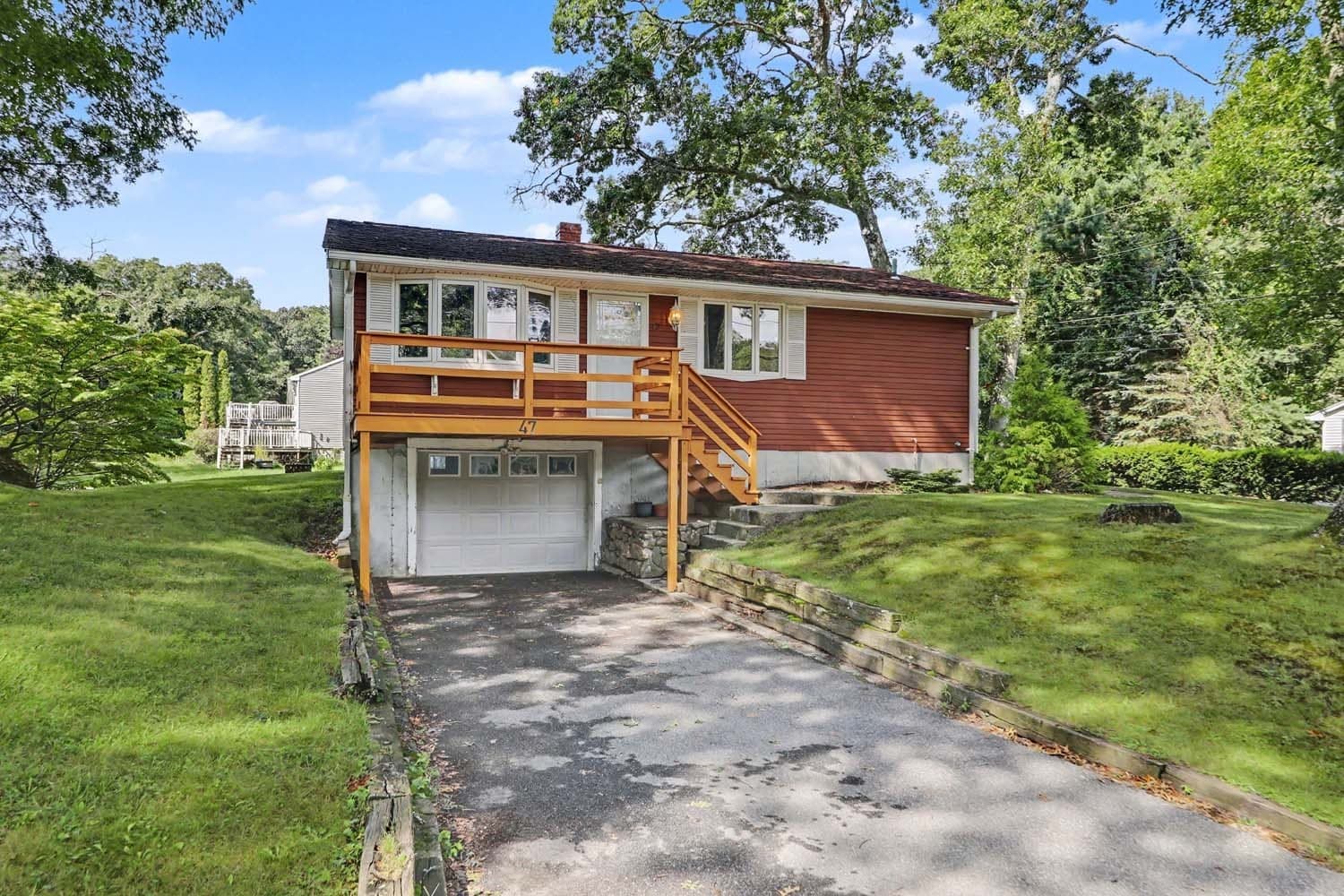 47 Restful Valley Rd, Tiverton RI 02878