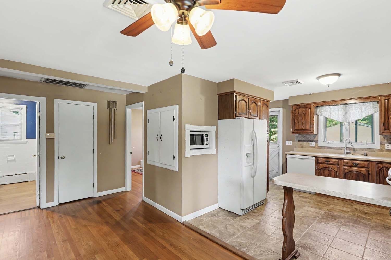 Single Family Residence at 47 Restful Valley Rd, Tiverton RI 02878, Tiverton, photo 10 of 32