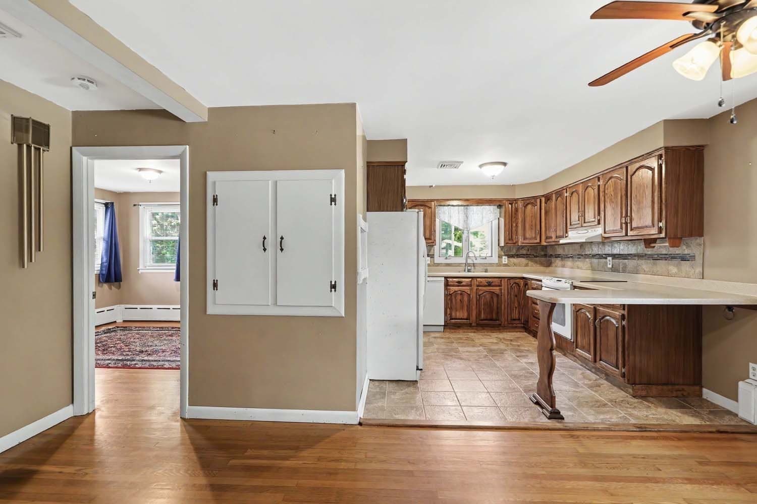 Single Family Residence at 47 Restful Valley Rd, Tiverton RI 02878, Tiverton, photo 14 of 32