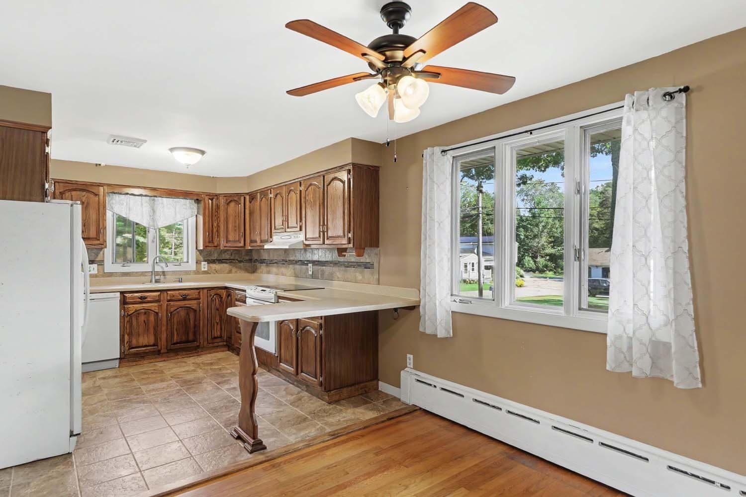 Single Family Residence at 47 Restful Valley Rd, Tiverton RI 02878, Tiverton, photo 11 of 32