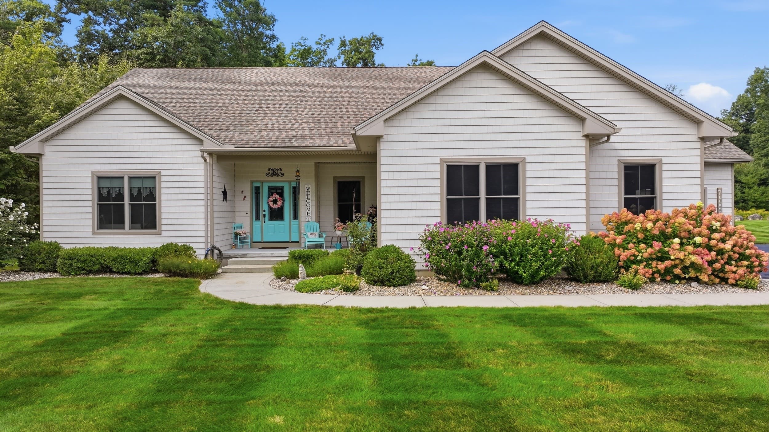 406 N Liberty St, Belchertown MA 01007