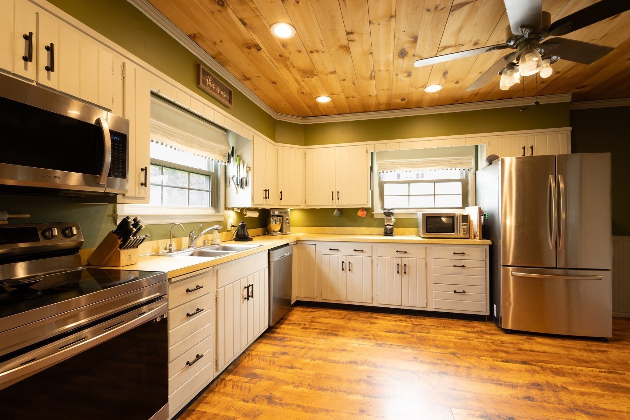 Single Family Residence at 147 W Broadway, Gardner MA 01440, Gardner, photo 8 of 25