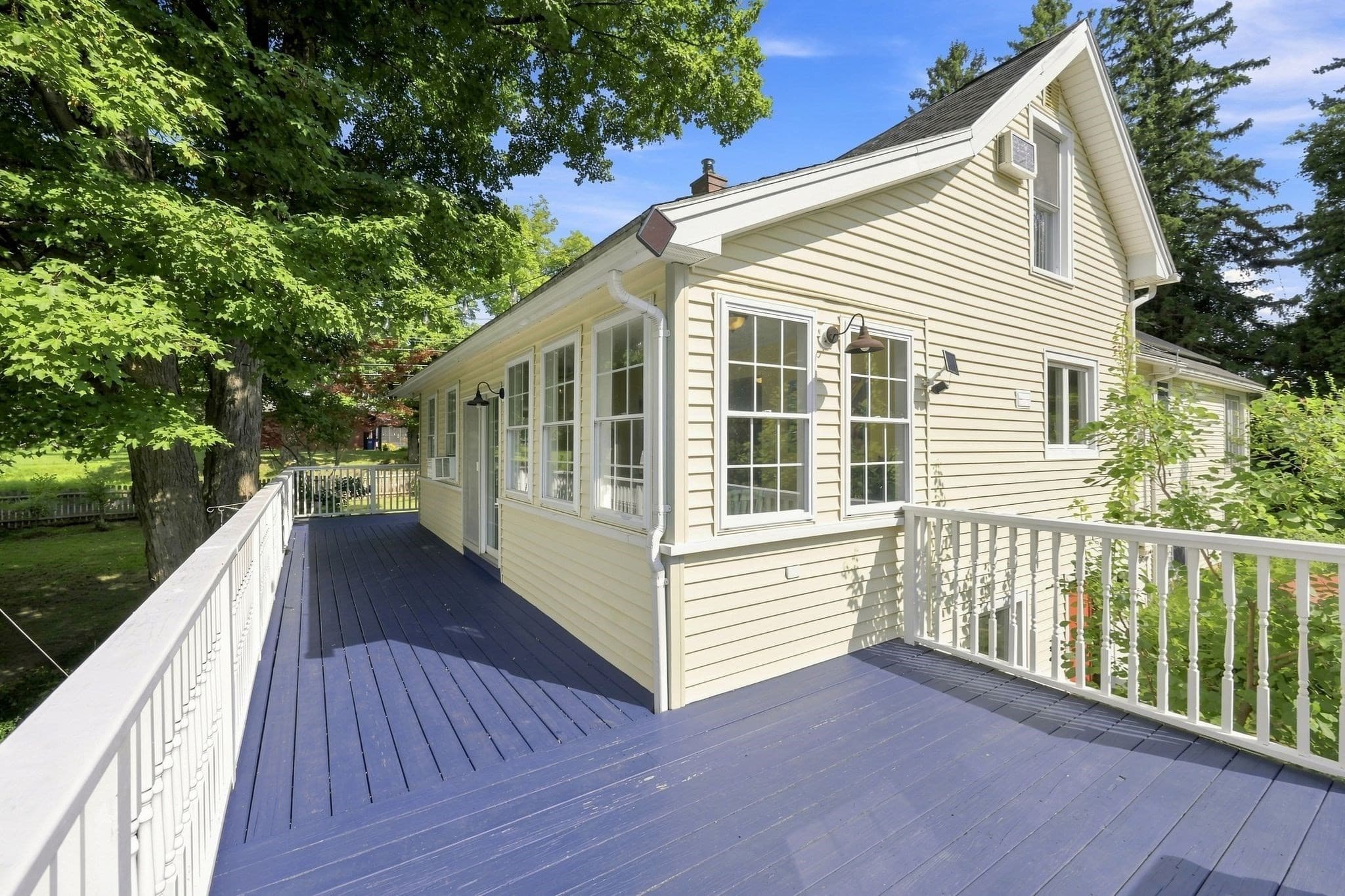 Single Family Residence at 143 Park St, Easthampton MA 01027, Easthampton, photo 5 of 42