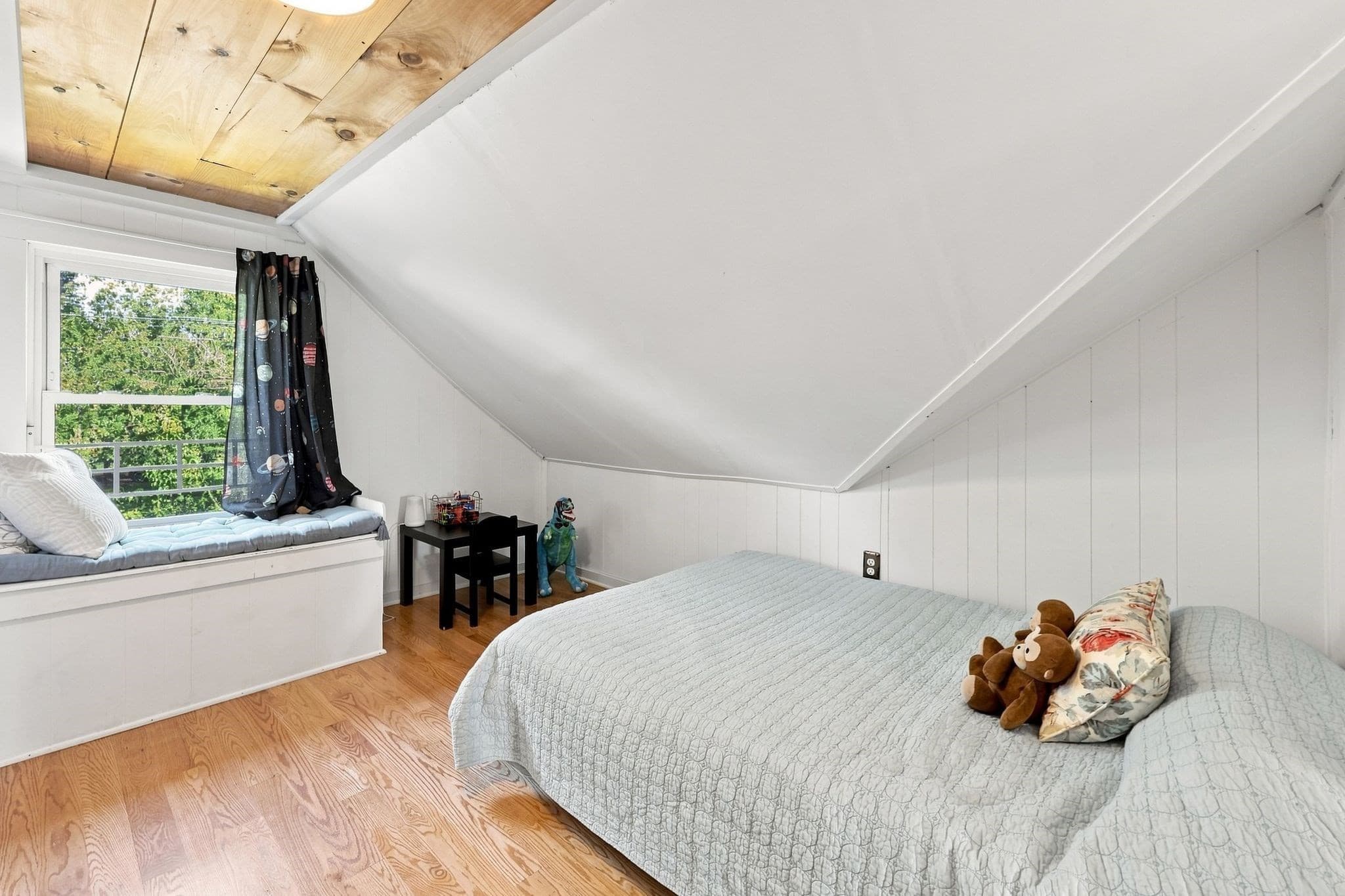 Single Family Residence at 143 Park St, Easthampton MA 01027, Easthampton, photo 29 of 42