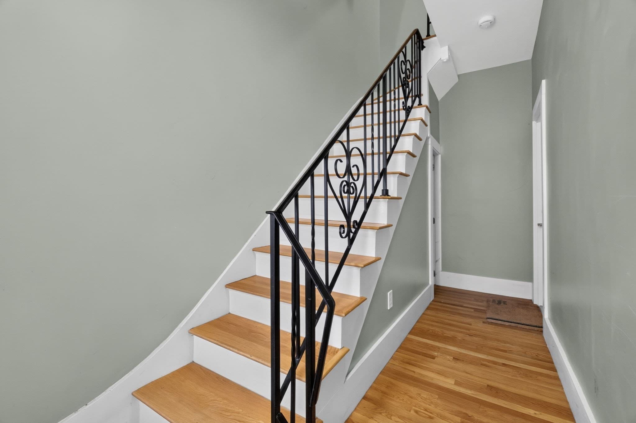 Condominium at 120 Trenton Street # 3, Boston MA 02128, photo 14 of 26