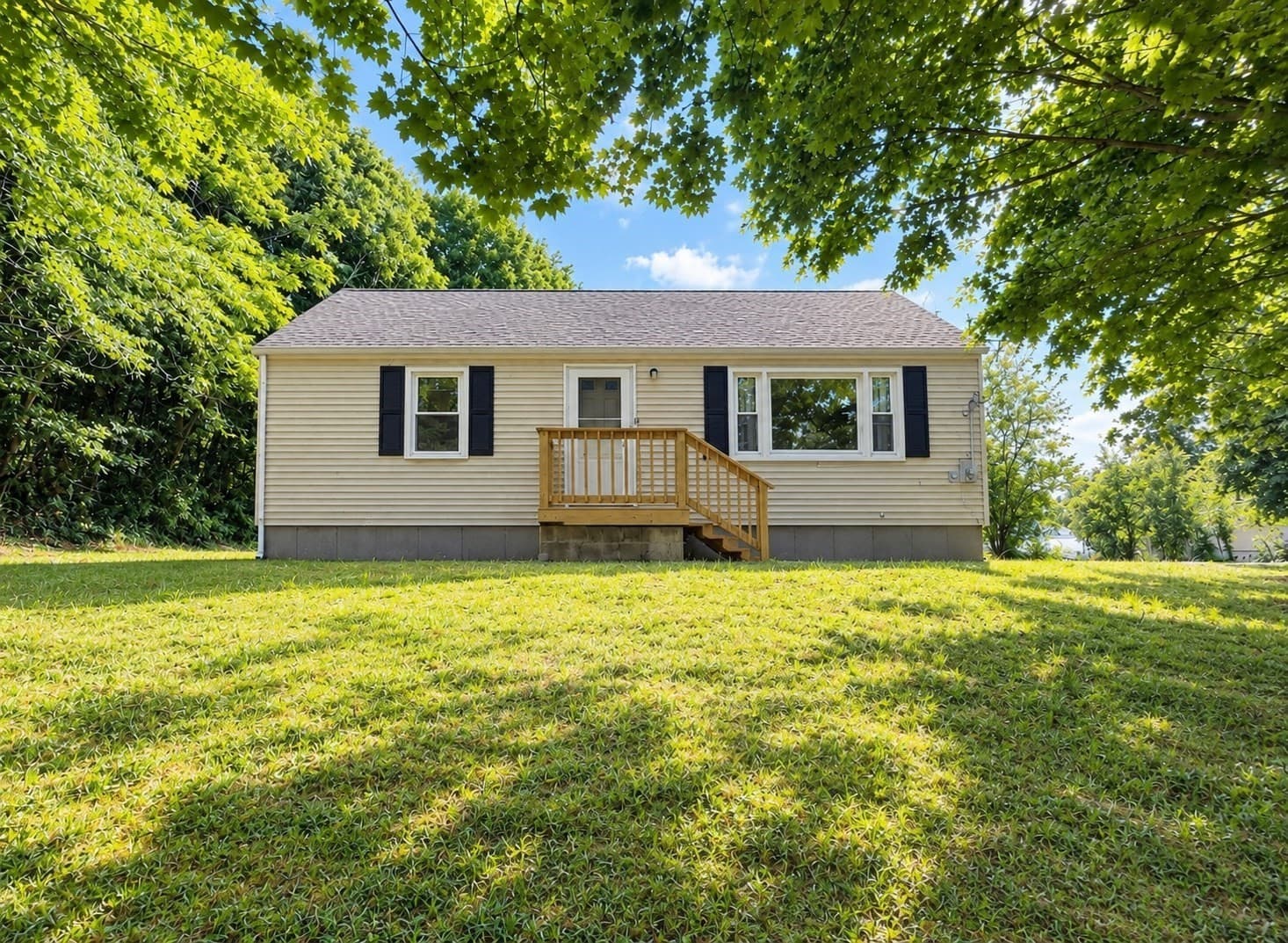 9R Gates Terrace, Sterling MA 01564
