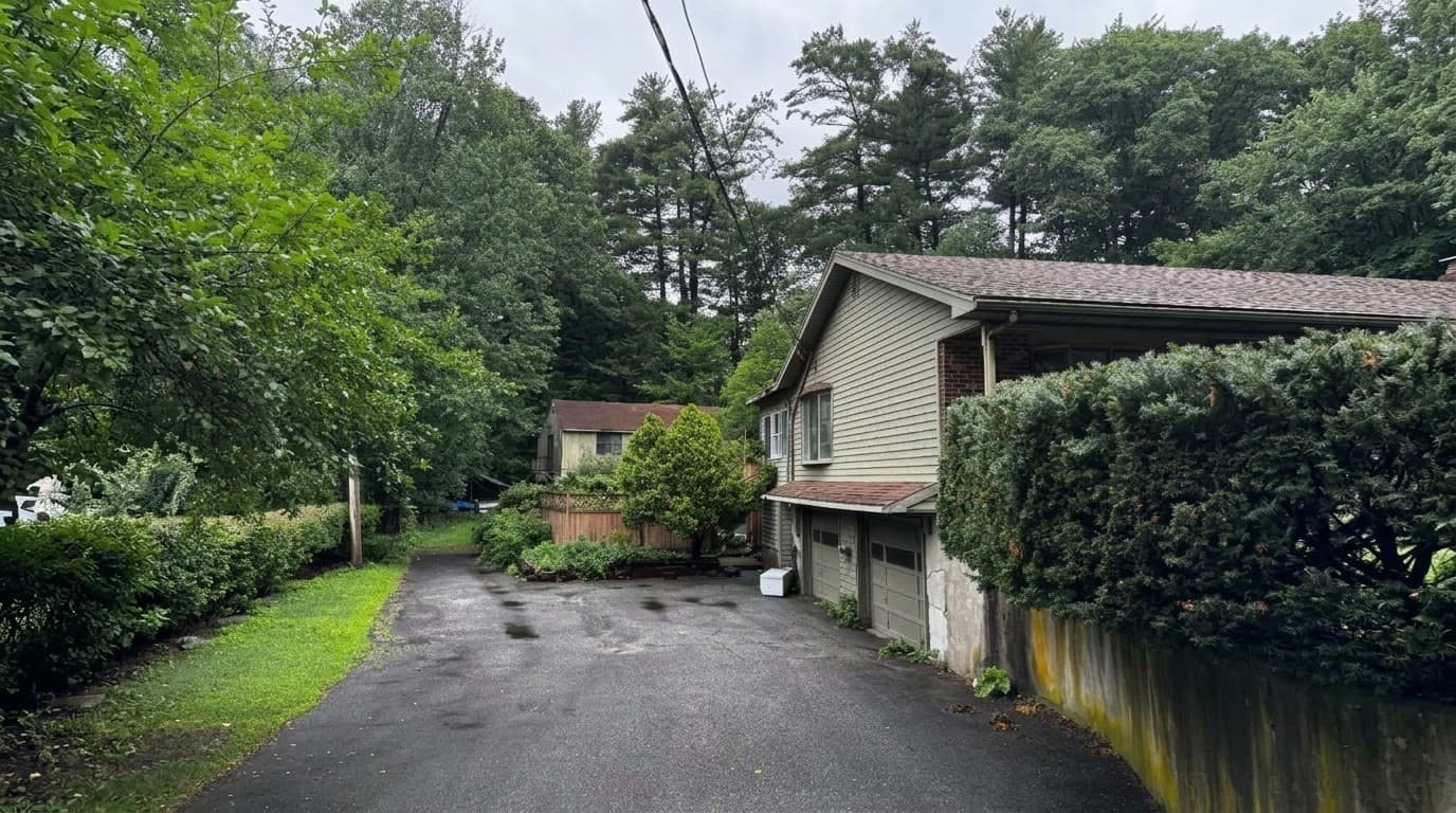 Single Family Residence at 16 Ferguson Rd, Wilmington MA 01887, Wilmington, photo 2 of 14
