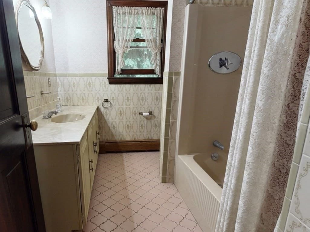 Single Family Residence at 16 Ferguson Rd, Wilmington MA 01887, Wilmington, photo 8 of 14