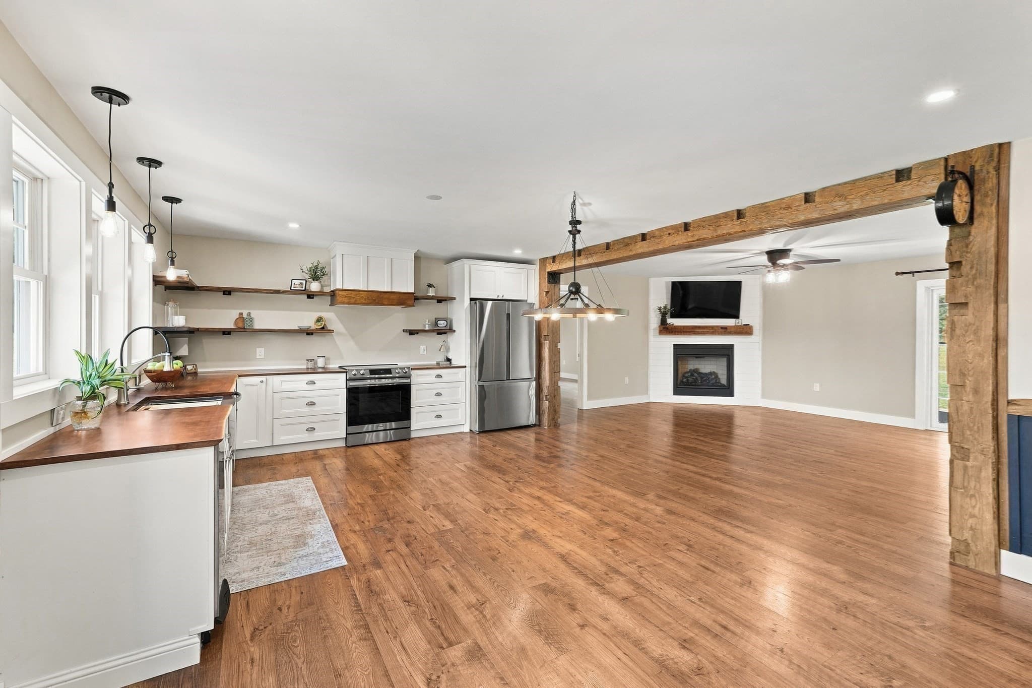 Single Family Residence at 5 Chase Road, Londonderry NH 03053, Londonderry, photo 6 of 42