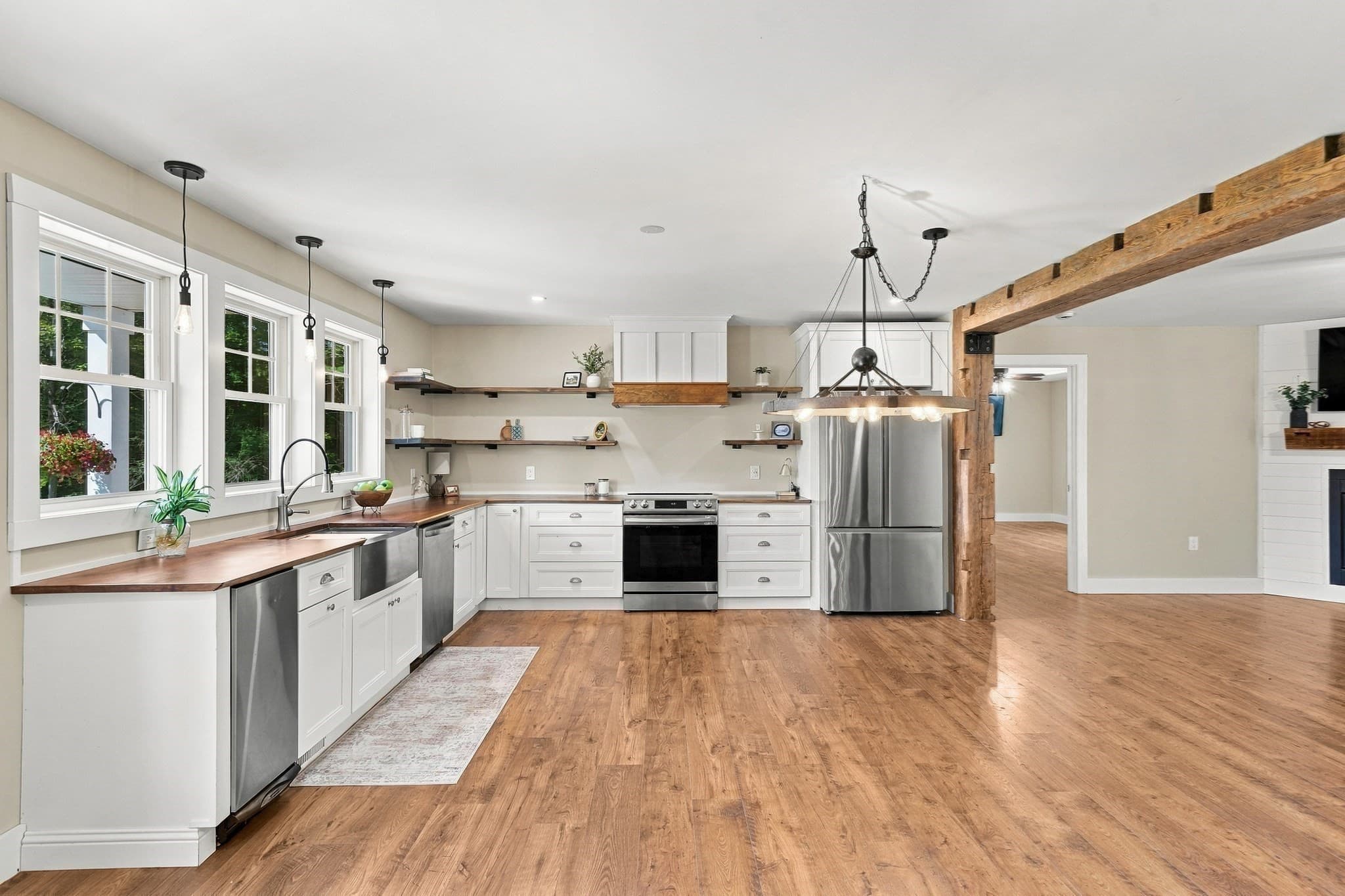 Single Family Residence at 5 Chase Road, Londonderry NH 03053, Londonderry, photo 7 of 42