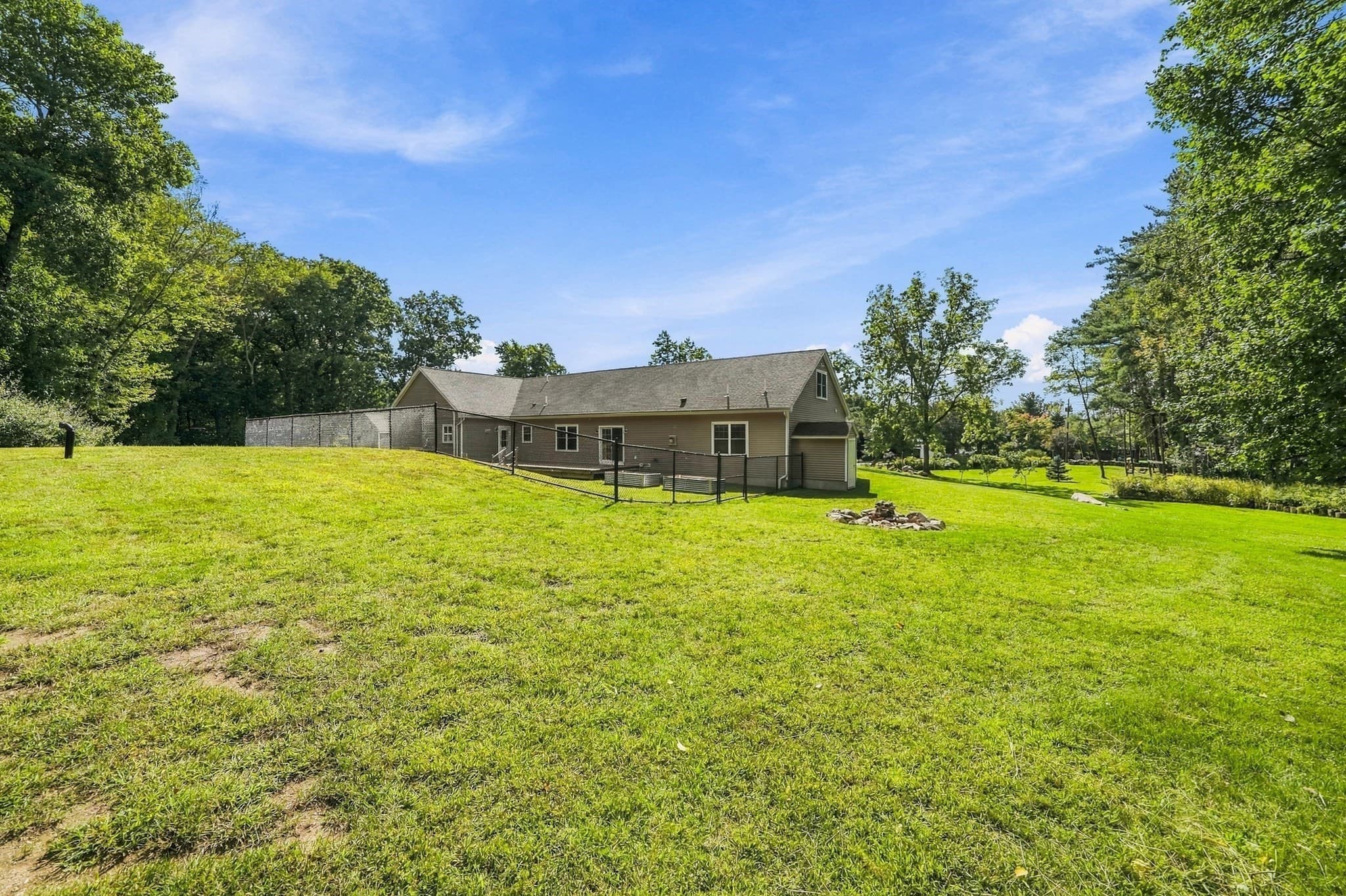 Single Family Residence at 5 Chase Road, Londonderry NH 03053, Londonderry, photo 5 of 42