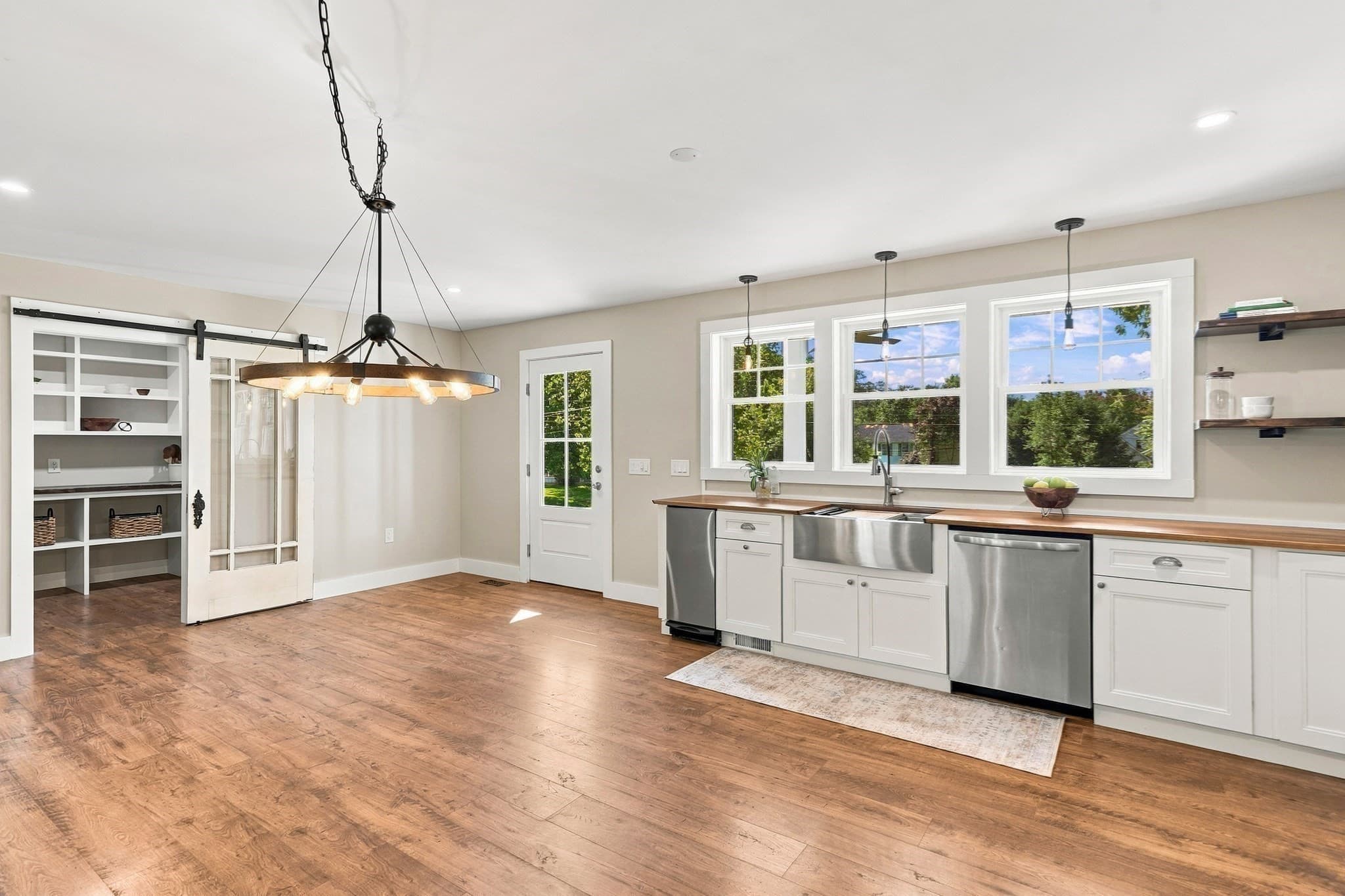 Single Family Residence at 5 Chase Road, Londonderry NH 03053, Londonderry, photo 11 of 42