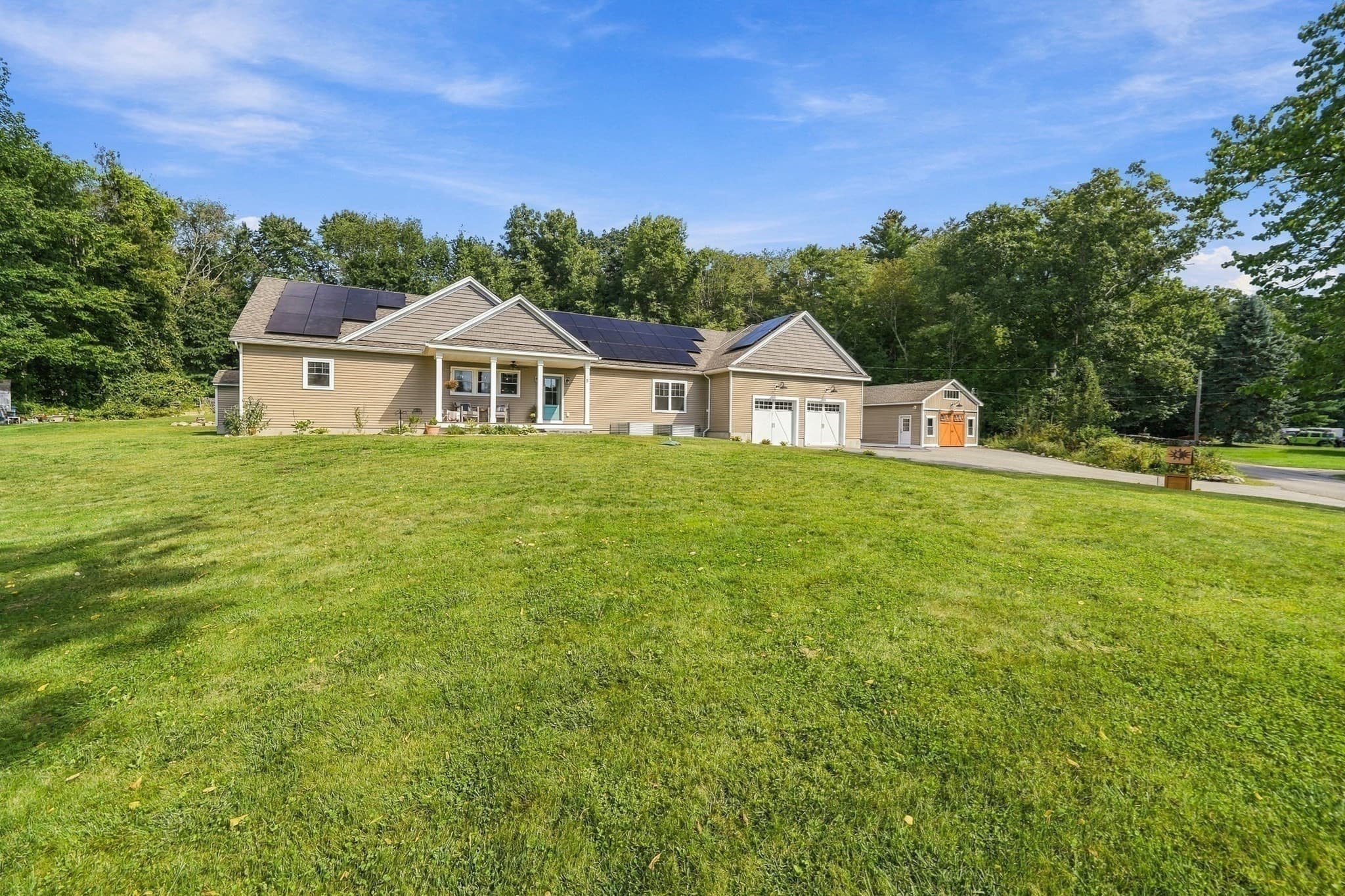 Single Family Residence at 5 Chase Road, Londonderry NH 03053, Londonderry, photo 4 of 42