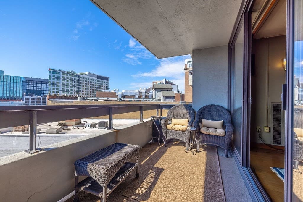 Stock Cooperative at 566 Commonwealth # 708, Boston MA 02215, photo 14 of 30