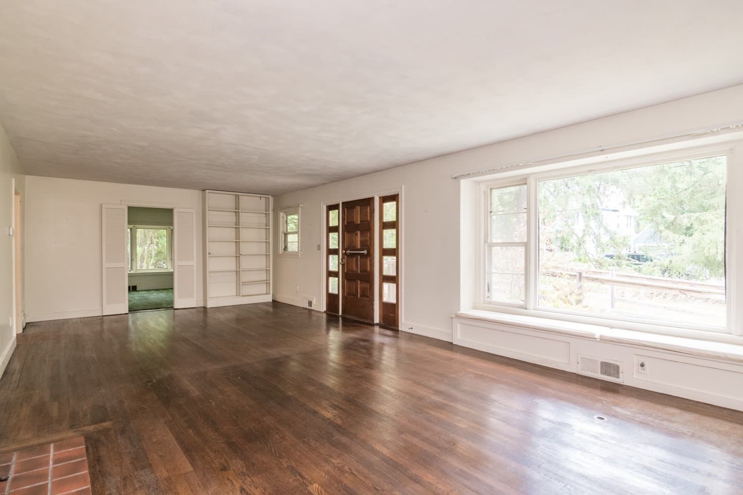 Single Family Residence at 136 Lincoln Avenue, Amherst MA 01002, Amherst, photo 3 of 36