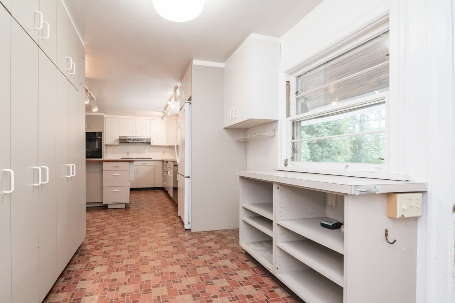 Single Family Residence at 136 Lincoln Avenue, Amherst MA 01002, Amherst, photo 14 of 36