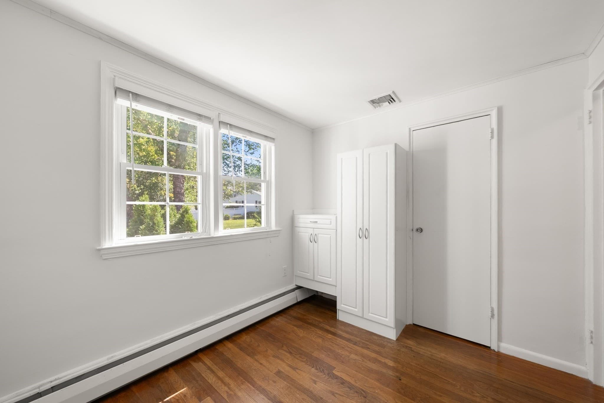 Single Family Residence at 4 Carson Rd, Woburn MA 01801, Woburn, photo 13 of 33