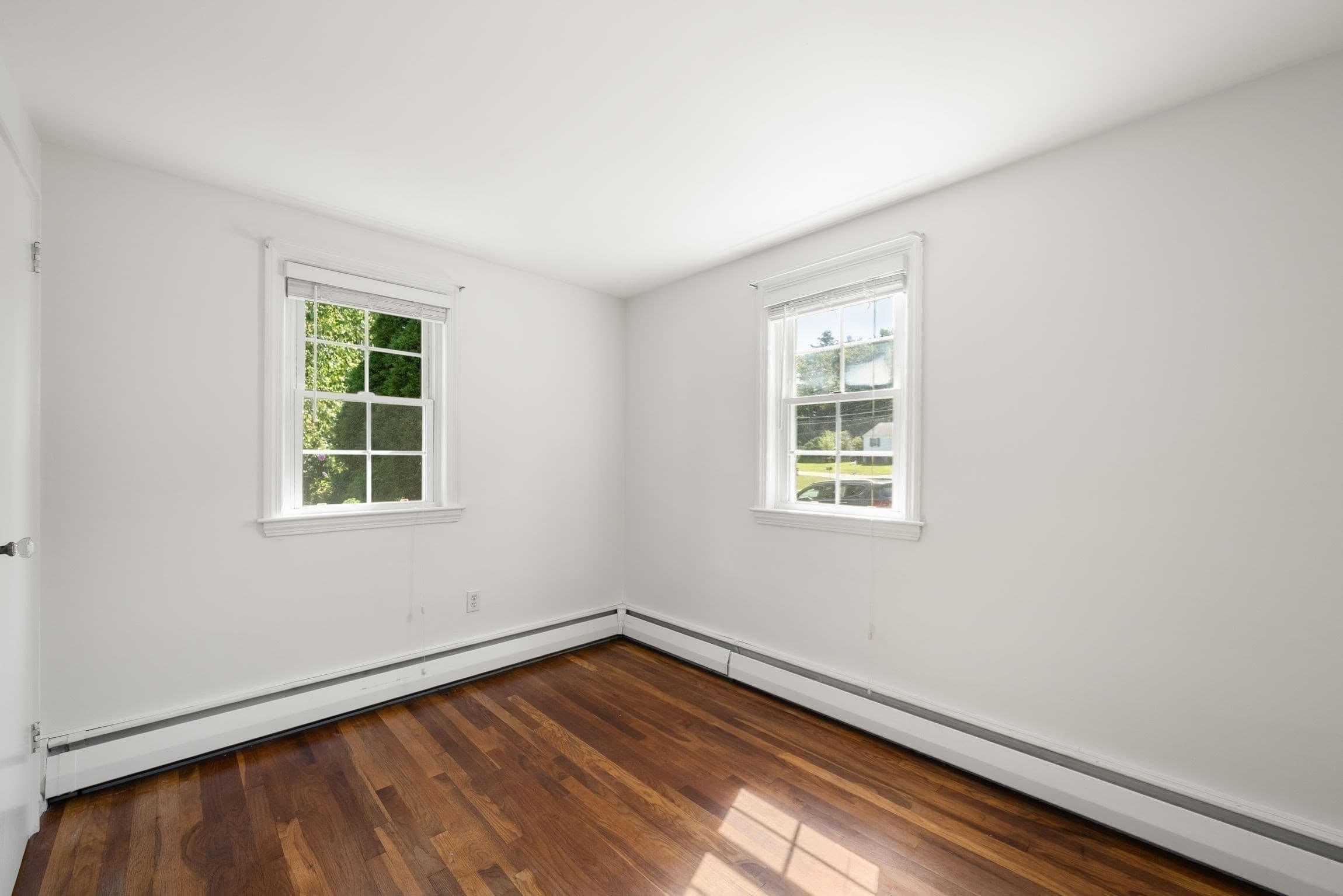 Single Family Residence at 4 Carson Rd, Woburn MA 01801, Woburn, photo 10 of 33