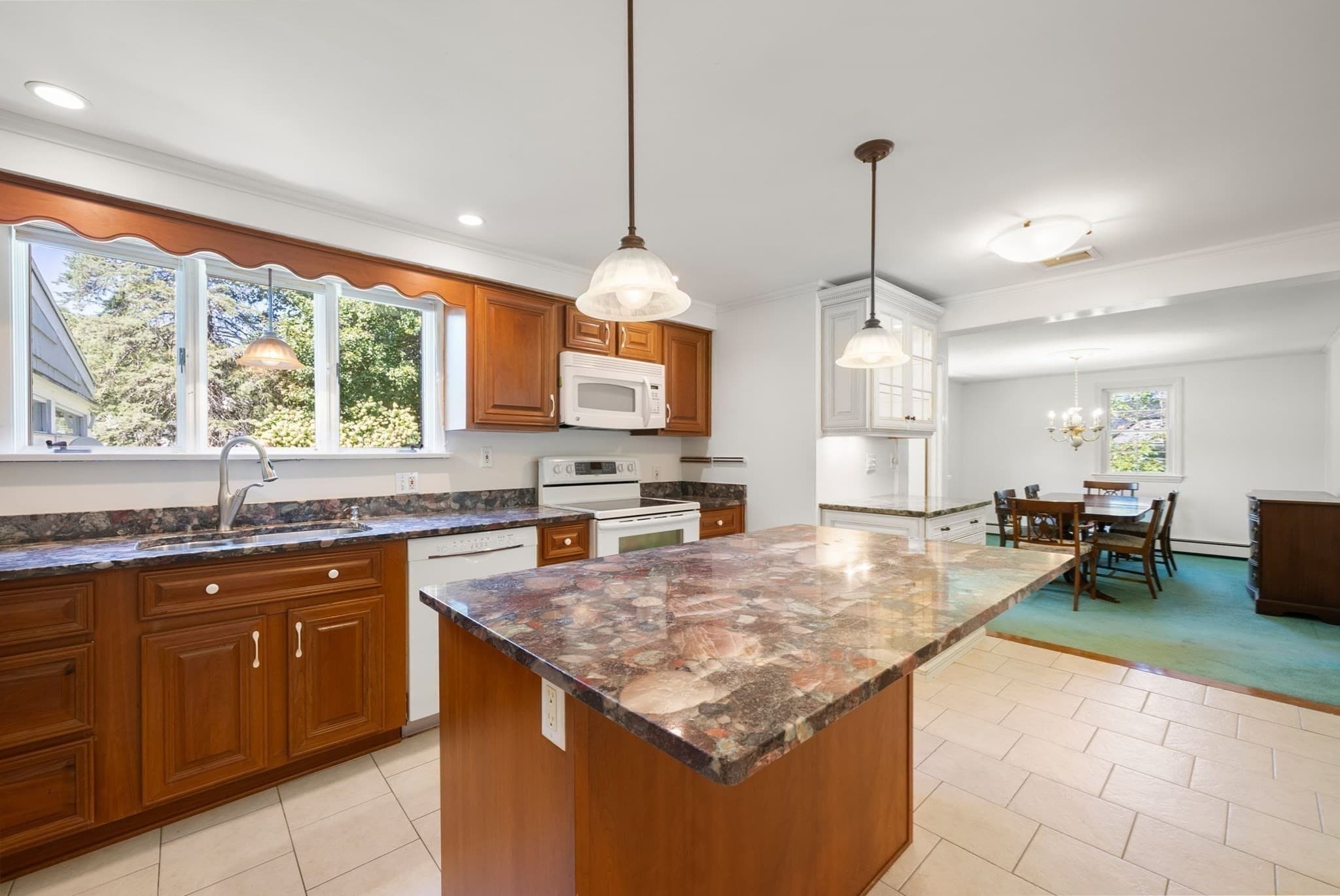 Single Family Residence at 4 Carson Rd, Woburn MA 01801, Woburn, photo 18 of 33