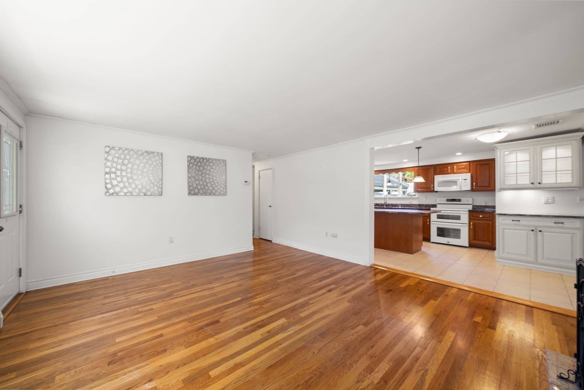 Single Family Residence at 4 Carson Rd, Woburn MA 01801, Woburn, photo 15 of 33