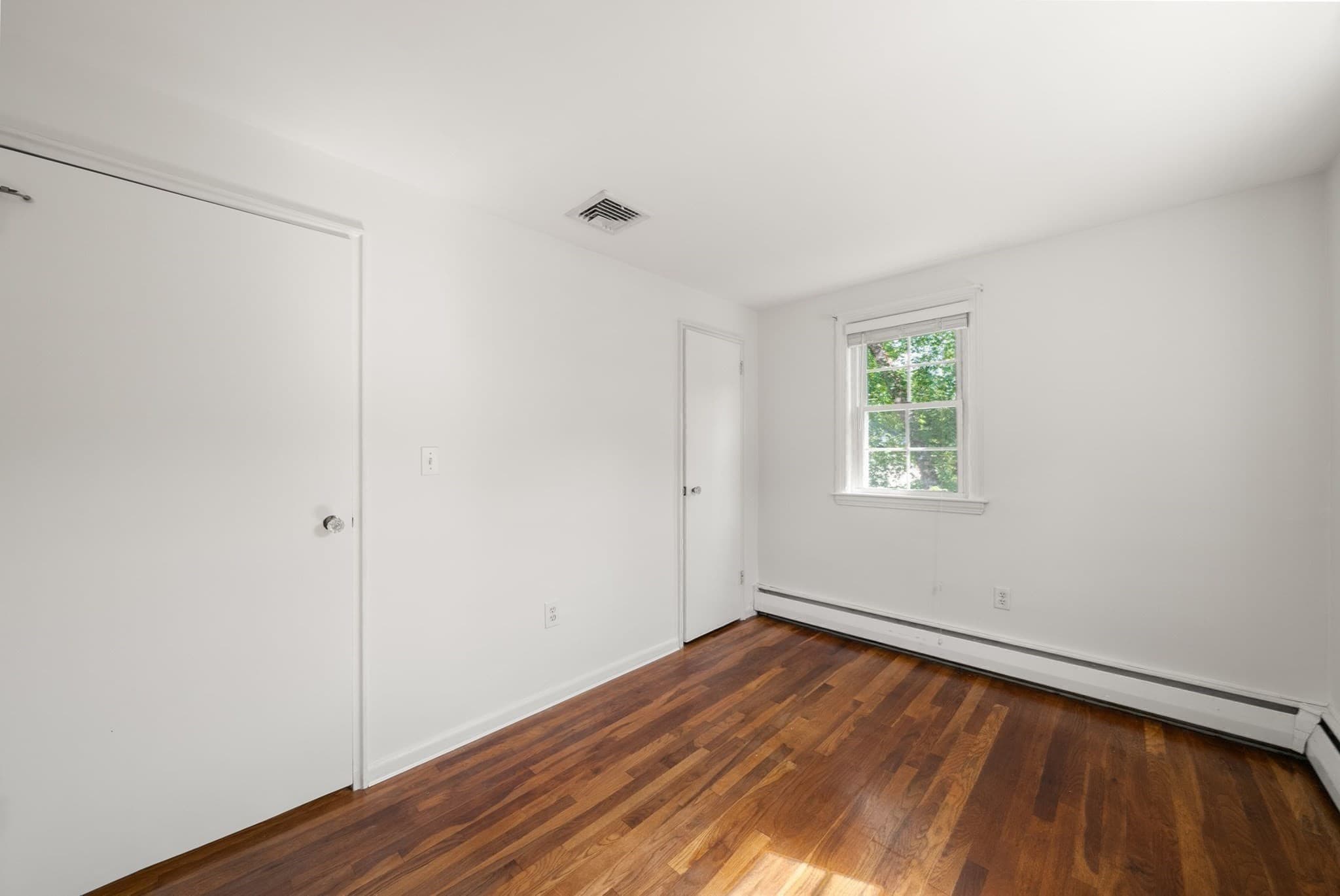 Single Family Residence at 4 Carson Rd, Woburn MA 01801, Woburn, photo 11 of 33