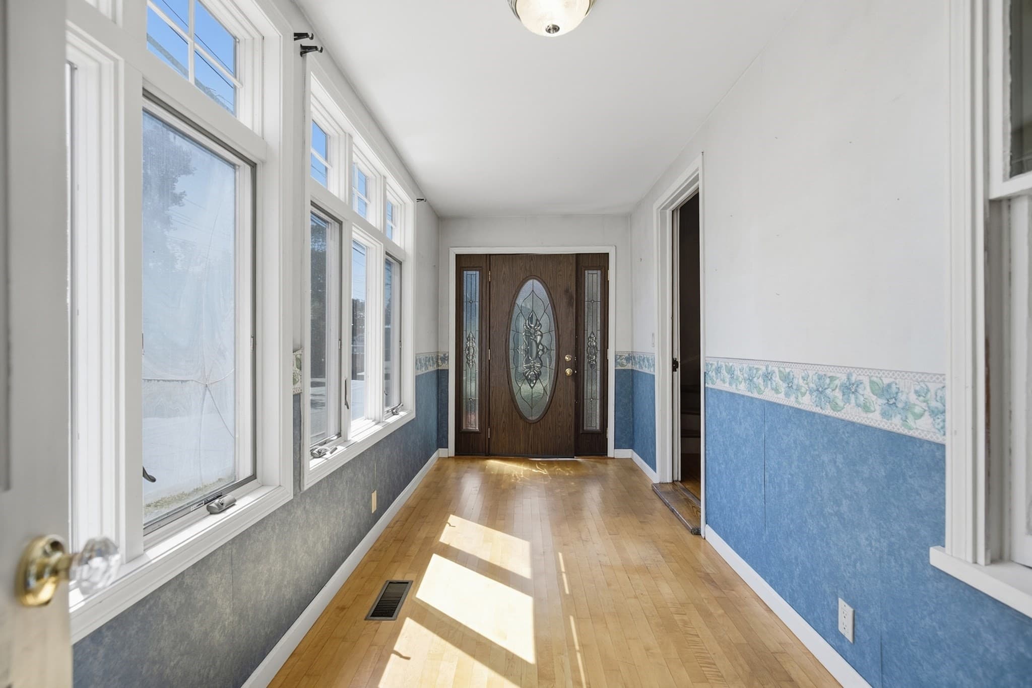 Single Family Residence at 262 Essex St, Swampscott MA 01907, Swampscott, photo 9 of 38