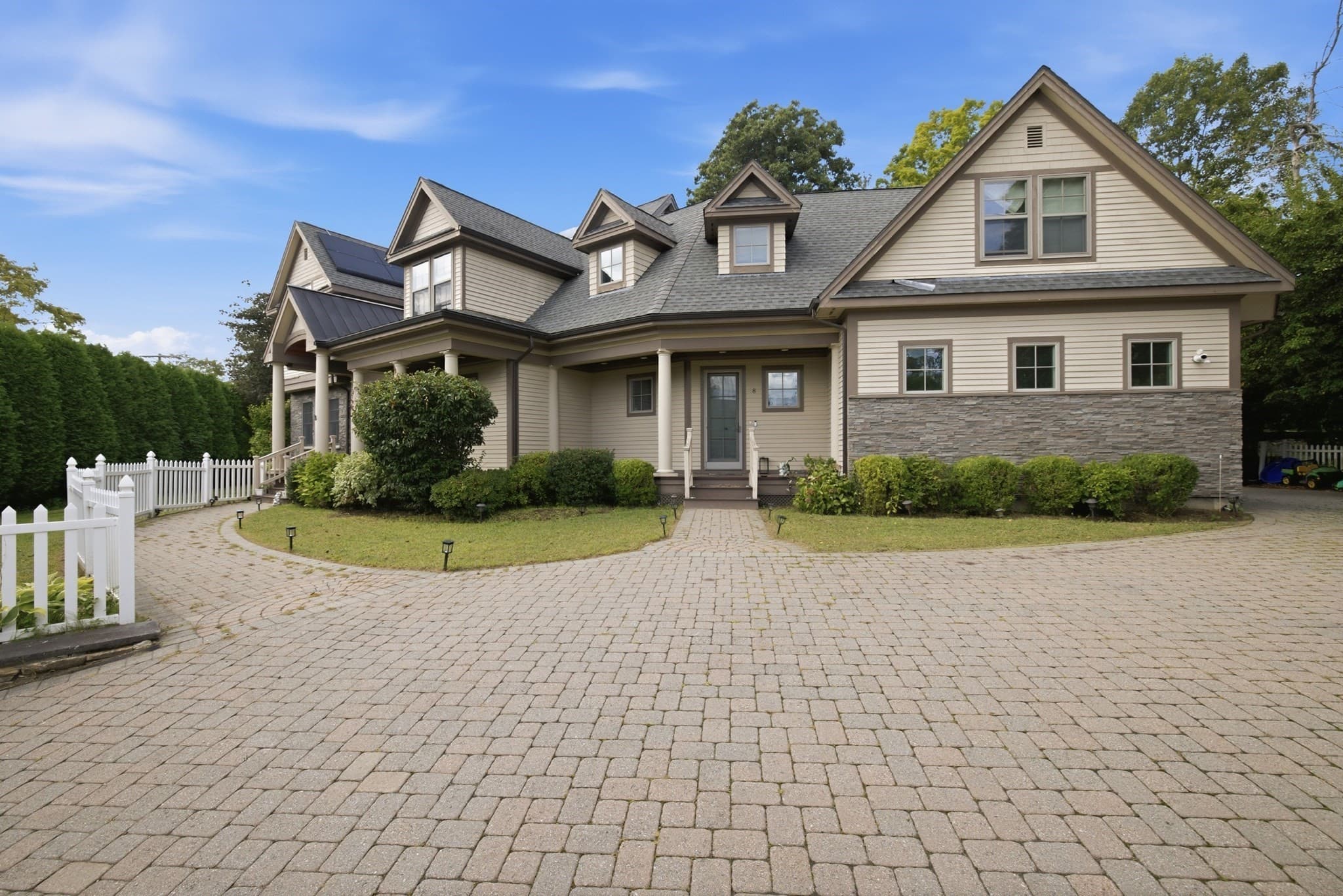 8 Longmeadow Rd, Newton MA 02459