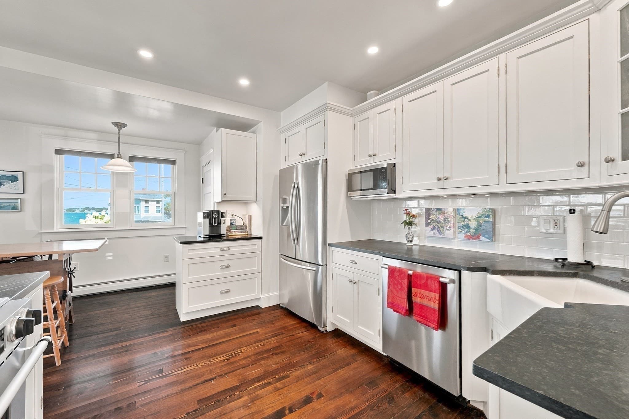 Single Family Residence at 1 Old Colony Rd, Hull MA 02045, Hull, photo 11 of 41