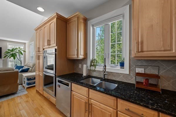 Condominium at 23 Avebury Ln # 23, Marlborough MA 01752, Marlborough, photo 7 of 27