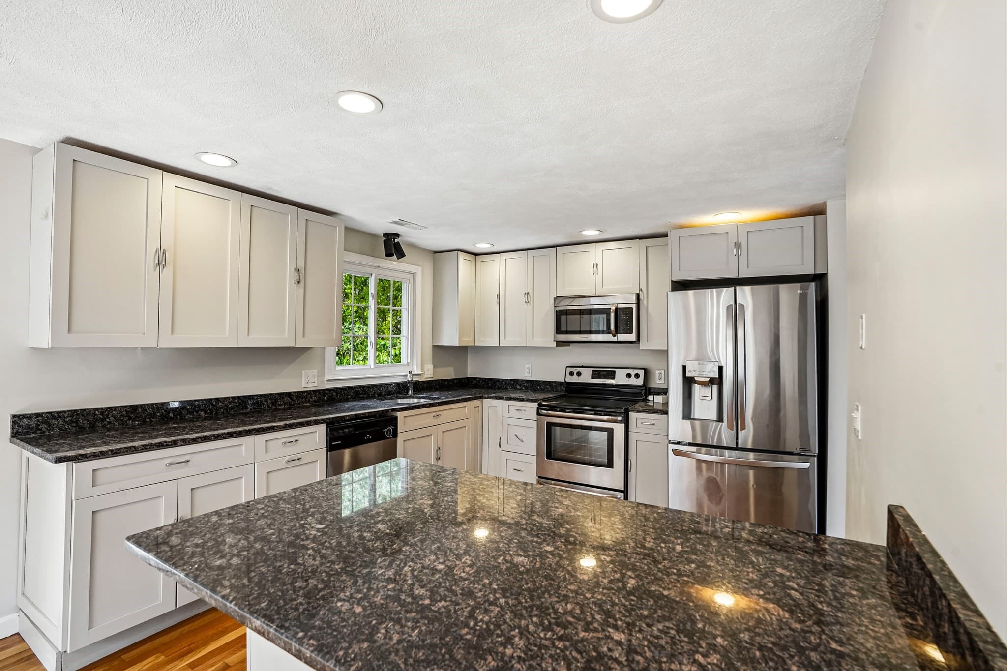Single Family Residence at 7 Nirvana Dr, Saugus MA 01906, Saugus, photo 6 of 28