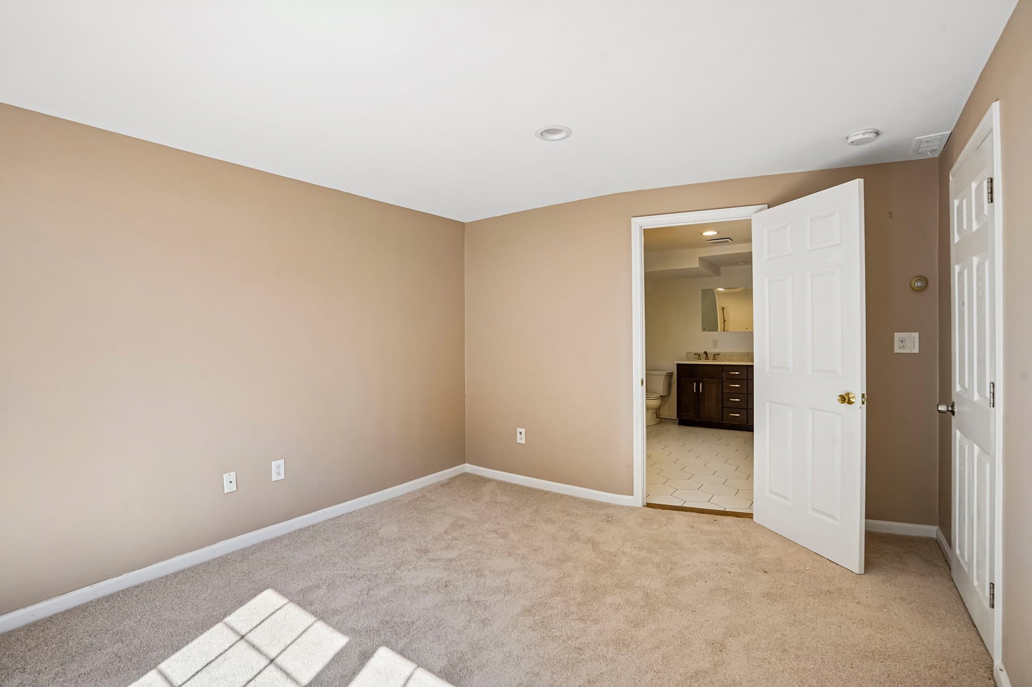 Single Family Residence at 7 Nirvana Dr, Saugus MA 01906, Saugus, photo 24 of 28