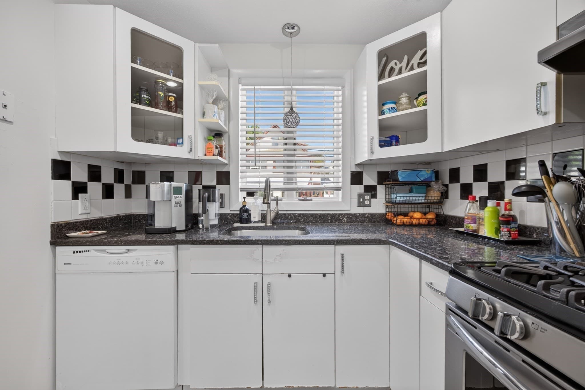 Condominium at 454 Reservoir Ave # 454, Revere MA 02151, Revere, photo 17 of 37
