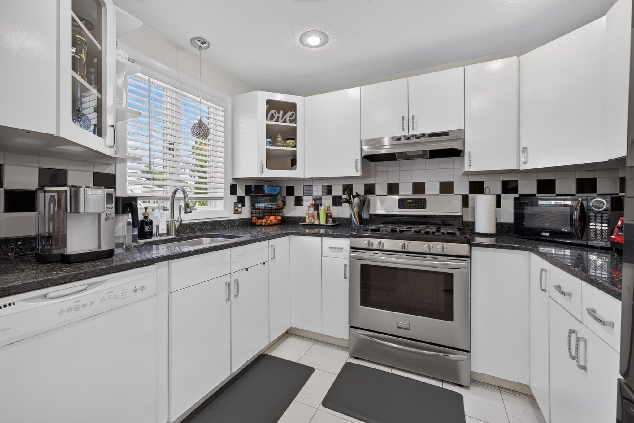Condominium at 454 Reservoir Ave # 454, Revere MA 02151, Revere, photo 18 of 37