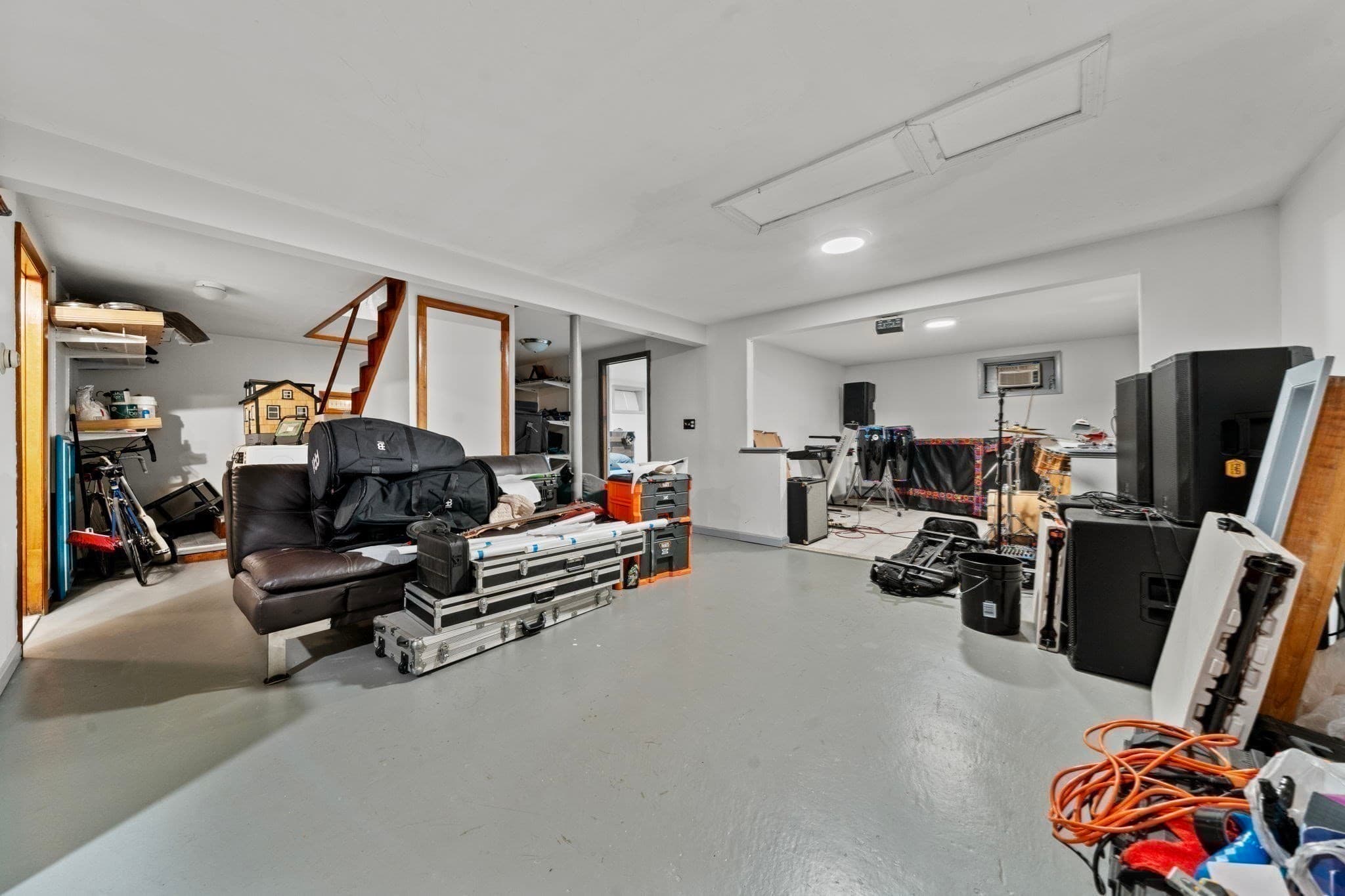 Multi Family at 79 Johnson St, Lynn MA 01902, Lynn, photo 13 of 35