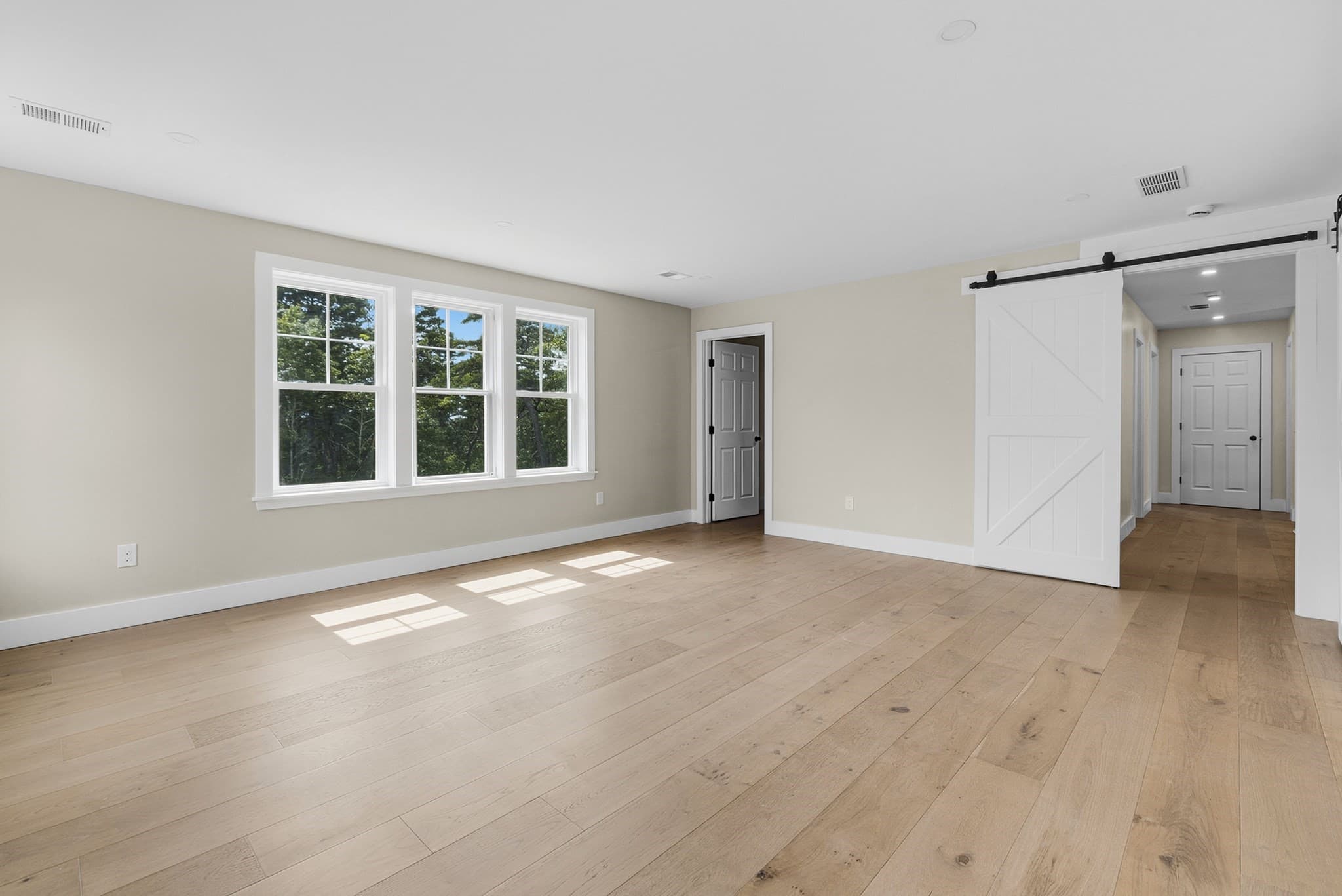 Single Family Residence at 33 Seabiscuit Dr, Plymouth MA 02360, Plymouth, photo 30 of 40