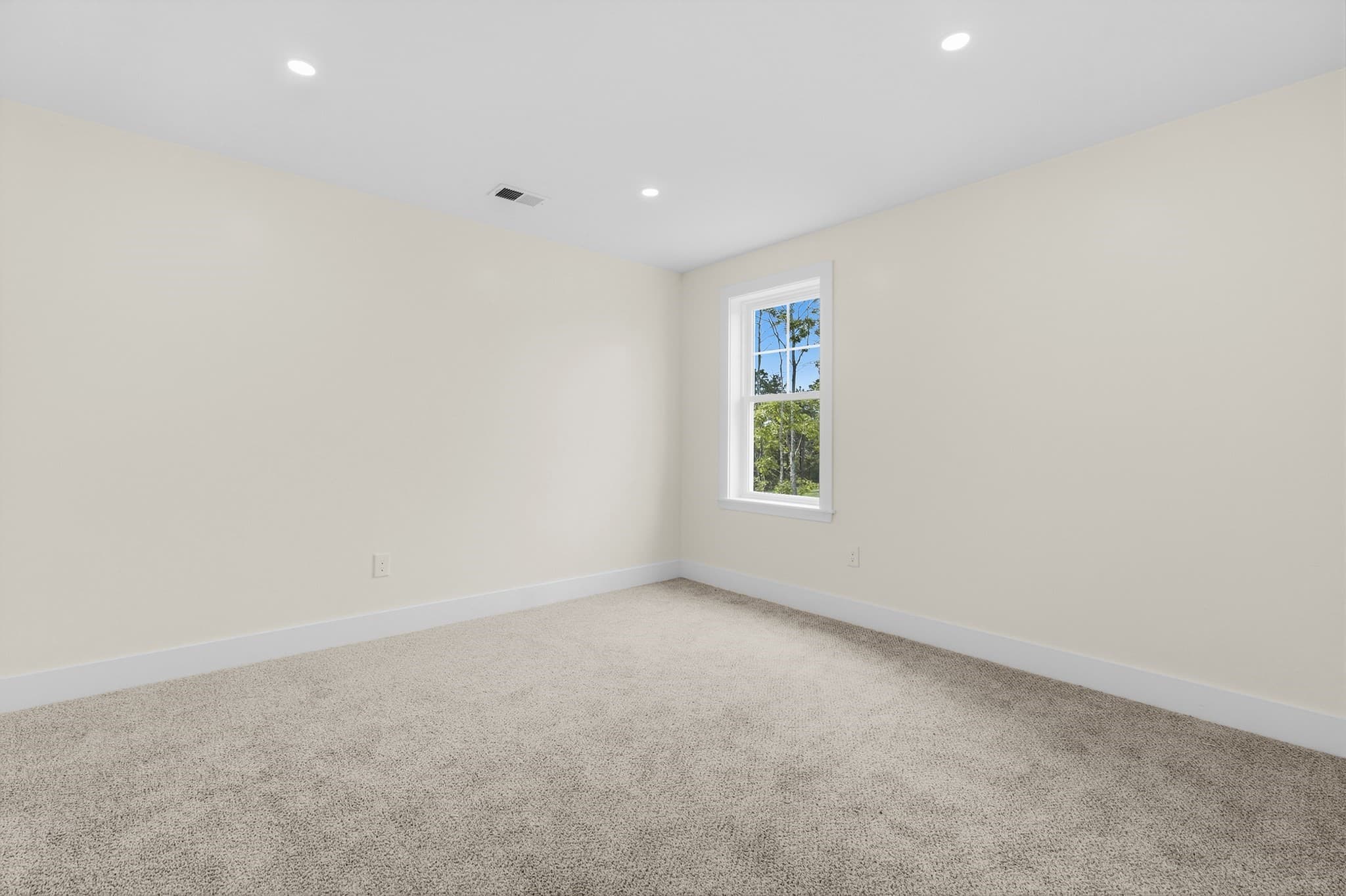 Single Family Residence at 33 Seabiscuit Dr, Plymouth MA 02360, Plymouth, photo 33 of 40