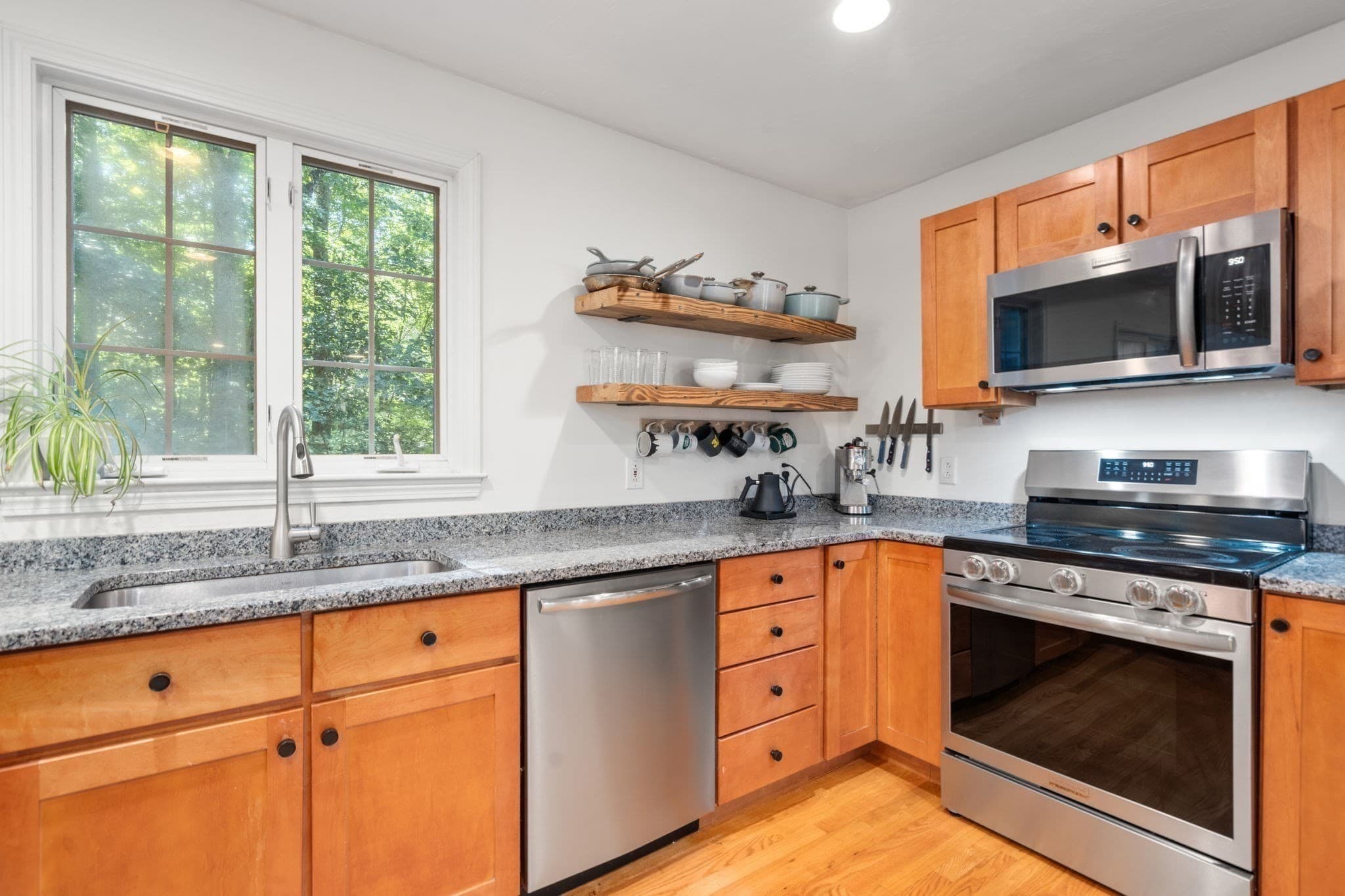 Single Family Residence at 53 E Baylies Road, Charlton MA 01507, Charlton, photo 17 of 41