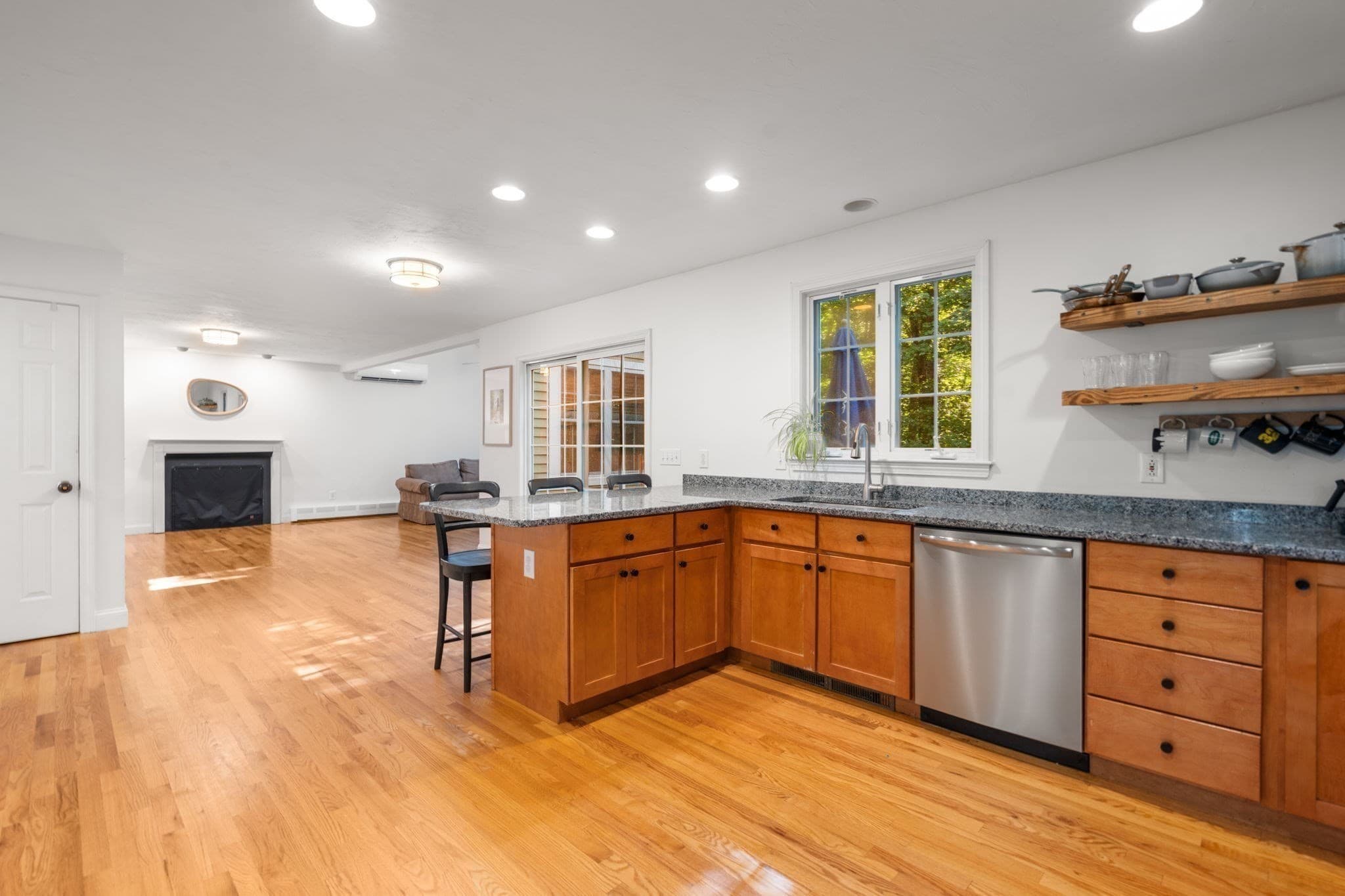 Single Family Residence at 53 E Baylies Road, Charlton MA 01507, Charlton, photo 8 of 41