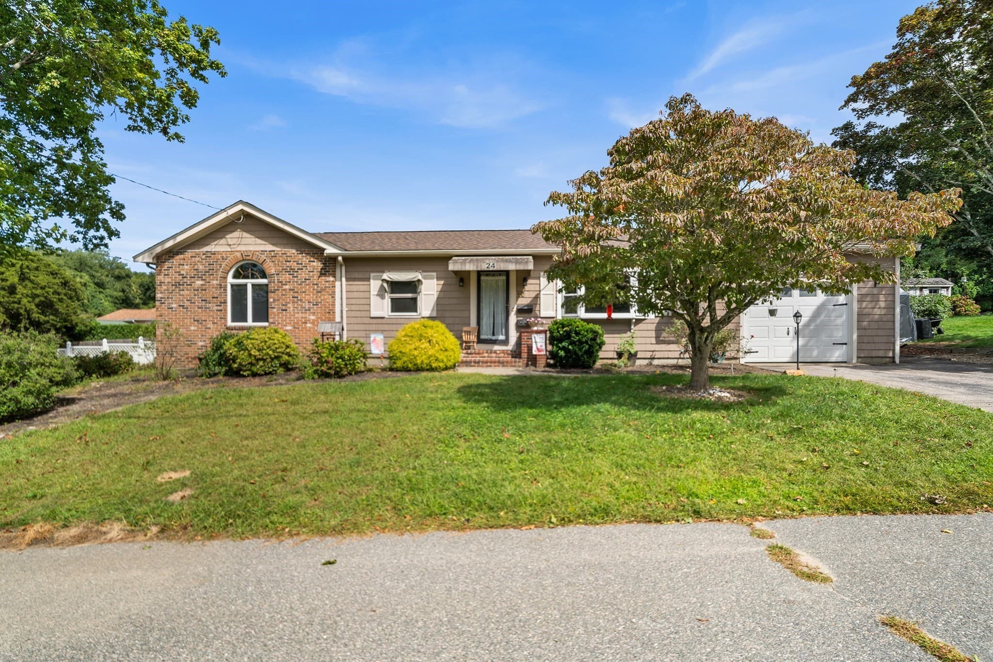 24 Kennedy St, Dartmouth MA 02747