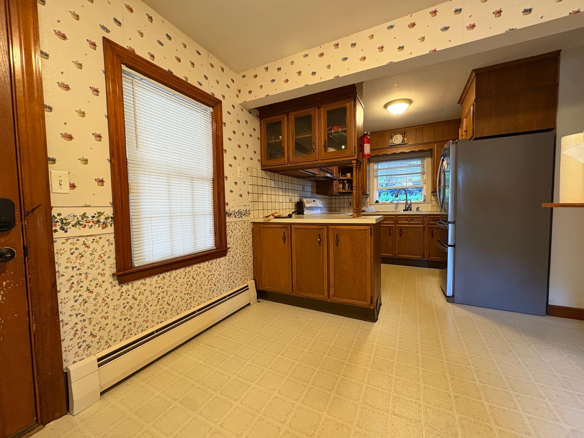 Single Family Residence at 1 Fiske Ave, Saugus MA 01906, Saugus, photo 4 of 14